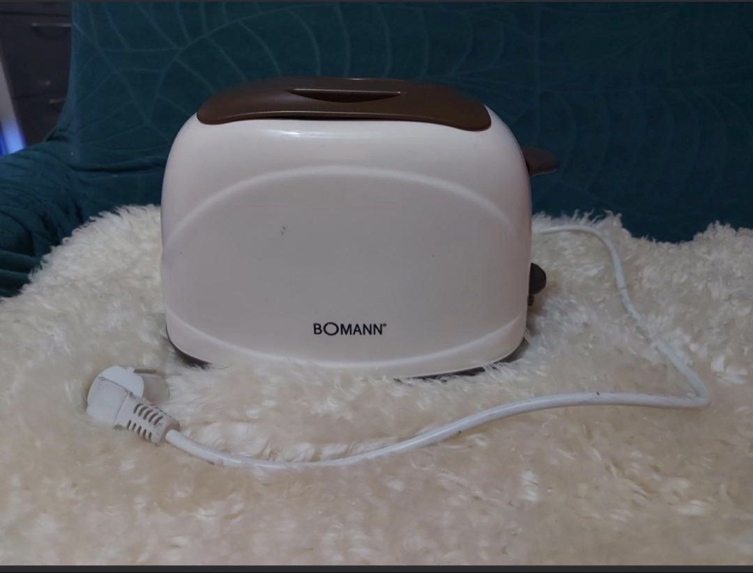 Bundle Sandwich Maker, Slow Cooker, Toaster, Kettle (Category: Cookware & Accessories) located in Las Pinas. Submitted by danechanel (Listing ID 1446345417, Image 3). Description: - Bundle includes: sandwich maker, slow cooker, Bomann toaster, floral kettle. - All appliances are functional and in good working condition bought from Japan surplus. - Ideal for setting up a new kitchen or upgrading your current appliances. - Selling as a complete set