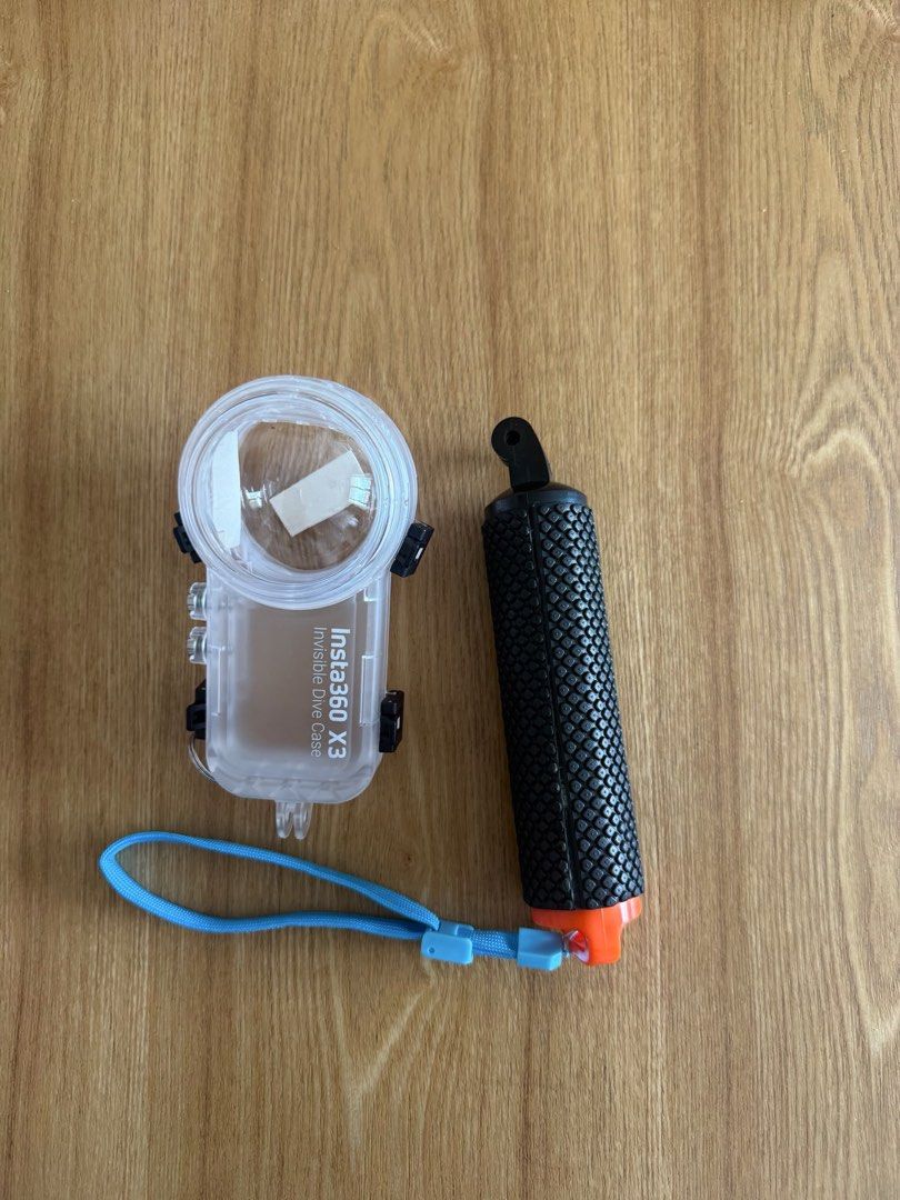 Camera (Category: Cameras) located in Singapore. Submitted by juanes (Listing ID 1446203733, Image 4). Description: Like new with box and multiple accessories (2 extendable sticks, travel case, diving case* and the floating stick) *The diving case is 50sgd more .