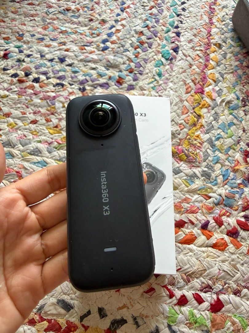 Camera (Category: Cameras) located in Singapore. Submitted by juanes (Listing ID 1446203733, Image 6). Description: Like new with box and multiple accessories (2 extendable sticks, travel case, diving case* and the floating stick) *The diving case is 50sgd more .