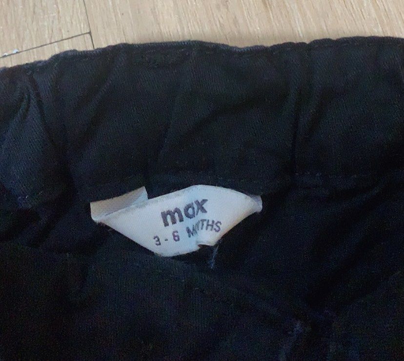Celpen anak MAX (Kategori: Baju Bayi) berada di Pasuruan. Dikirim oleh preloved_zz (ID iklan 1446222389, Gambar 2). Deskripsi: Celana Pendek Hitam pekat Jarang digunakan Untuk usia 3-6 bln Capek kece bun 😍.