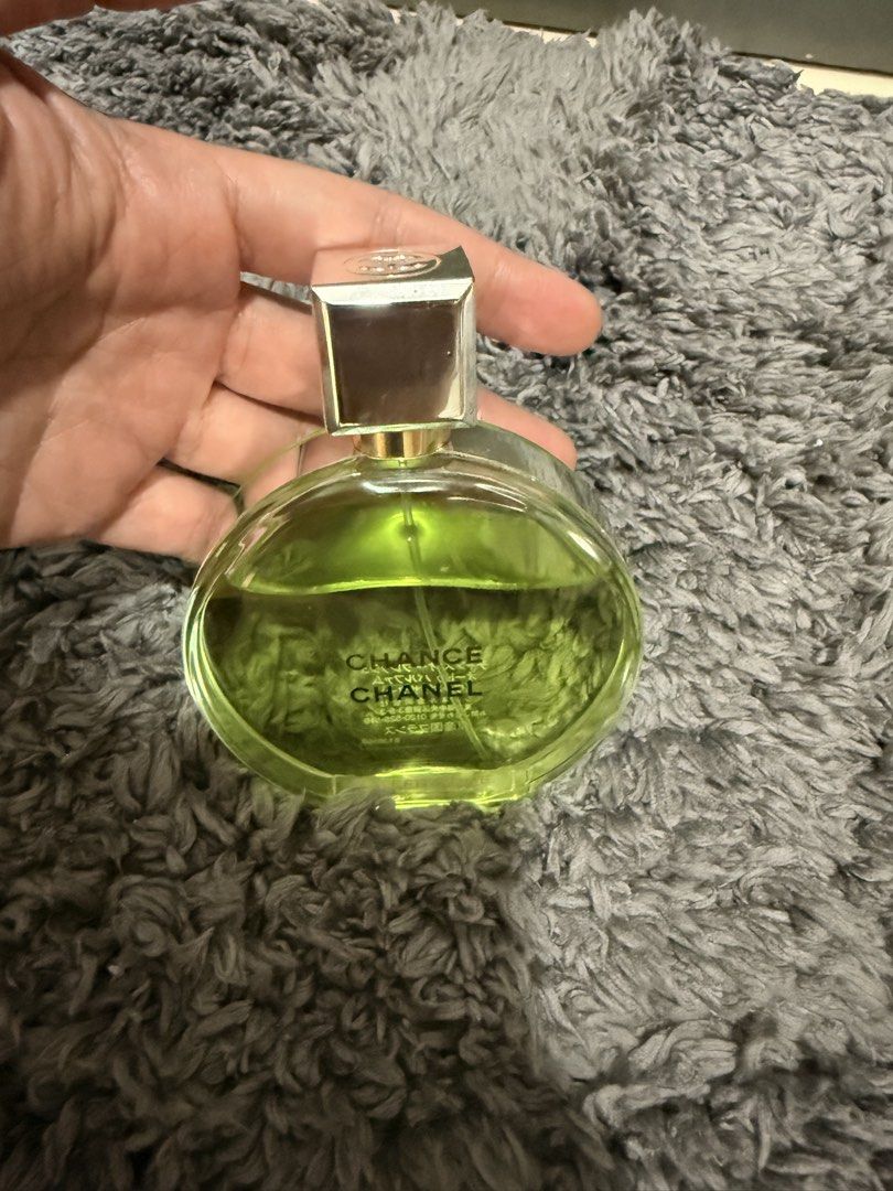Chanel Chance Eau Fraiche Eau de Parfum (Category: Fragrance & Deodorants) located in Mandaluyong City. Submitted by riz_040521 (Listing ID 1446209885, Image 2). Description: Prelove- Chanel Chance Eau Fraiche (Green) EDT 75ml (Fixed / Slightly Negotiable)Condition: Brand New / Sprayed Only Once to Test (guaranteed fresh)Source: Bought directly in Japan 🇯🇵 (100% Authentic, not SG/US testers) Description:Selling my authentic Chanel Chance Eau Fr