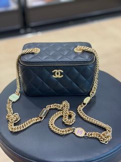 (Category: ) located in . Submitted by ys-luxe.com (Listing ID 1446197012, Image 1). Description: .