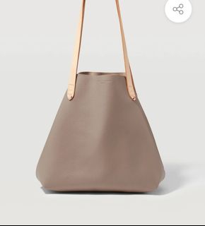 (Category: ) located in . Submitted by dailywears7 (Listing ID 1446309577, Image 1). Description: .