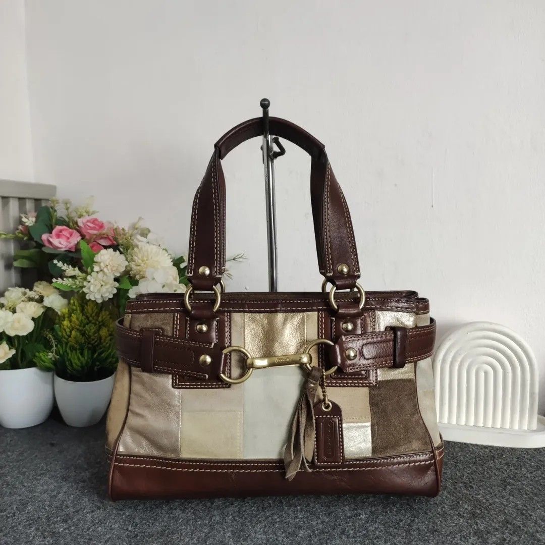 Coach patchwork Hampton bag (Kategori: Tas & Dompet Wanita) berada di Perbaungan. Dikirim oleh mamah.rakaa (ID iklan 1446290253, Gambar 1). Deskripsi: good condition.