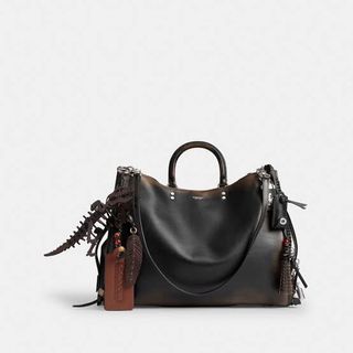 (Category: ) located in . Submitted by heyclearmywardrobepls (Listing ID 1446289576, Image 1). Description: .