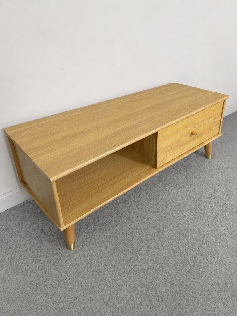 Coffee table (Category: Tables & Sets) located in Singapore. Submitted by pinky_girl23 (Listing ID 1446316622, Image 1). Description: Coffee table side table Buyer to arrange own pickup Length 100cm*depth50cm*38high.