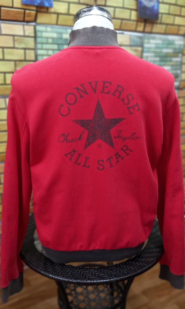 Converse (Category: Hoodies) located in Telok Panglima Garang. Submitted by bob_80 (Listing ID 1446194192, Image 3). Description: converse rm45 siap jnt 013 2850917.