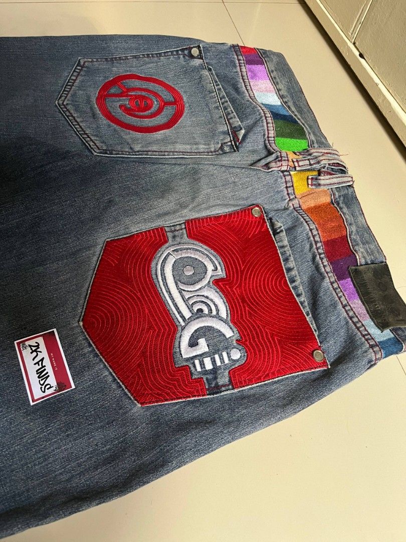Coogi (Category: Shorts) located in Manila. Submitted by 2kfinds (Listing ID 1446193620, Image 3). Description: Vintage Coogi Shorts Black Red Baggy Embroidered Hip Hop (AUTHENTIC) Waist:38 Length:28 LO:12 Thigh:15 Condition: Good Issue: Loose stitches, pinhole and need wash.