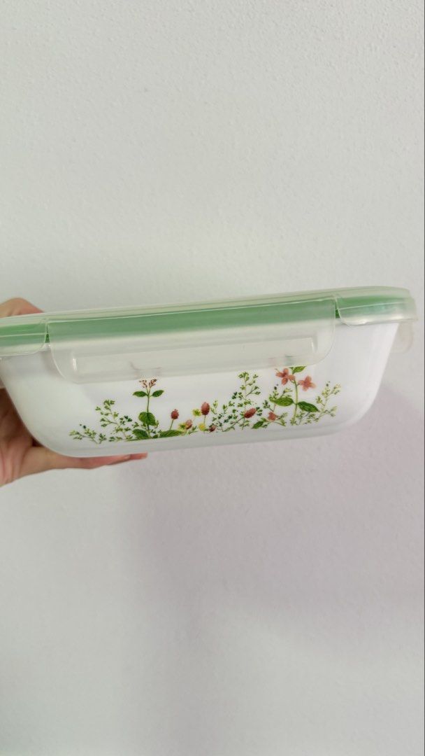 Corelle Food Container493684139366830080