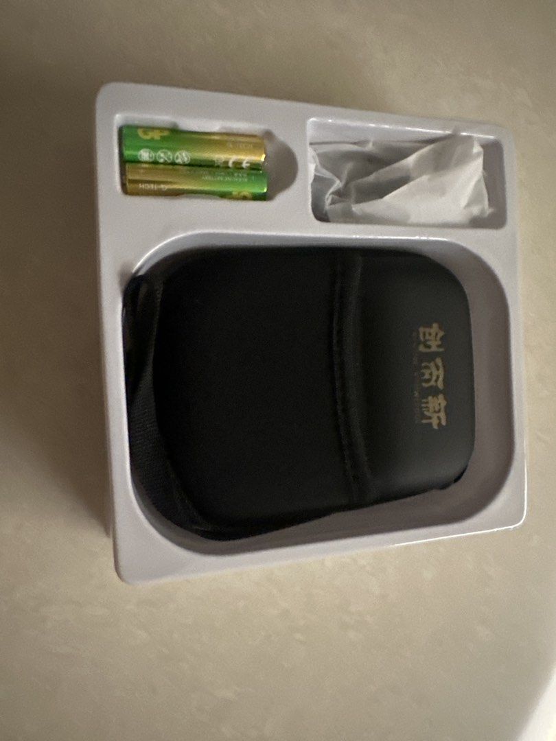 Creative E-Dictionary (Category: E-Readers) located in Singapore. Submitted by peanutbutter123_cat (Listing ID 1446310274, Image 3). Description: Brand new. everything is in original box. never got to use it. got no marking or stains plastic never even take off from screen yet😂. great for students small and easy to use.approved for chinese examinations in singpore..