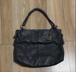 (Category: ) located in . Submitted by preloved.frommary (Listing ID 1446277352, Image 1). Description: .