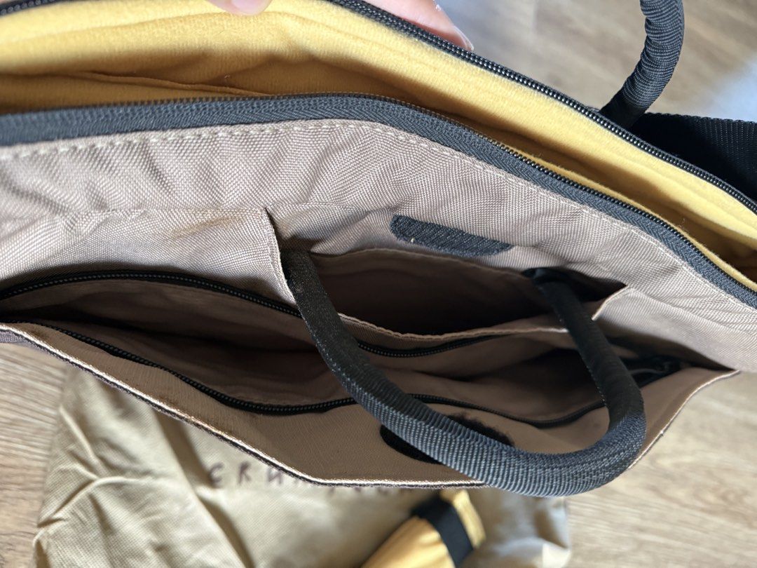 Crumpler Laptop Bag with Pouch and Shoulder Strap493495234006231044