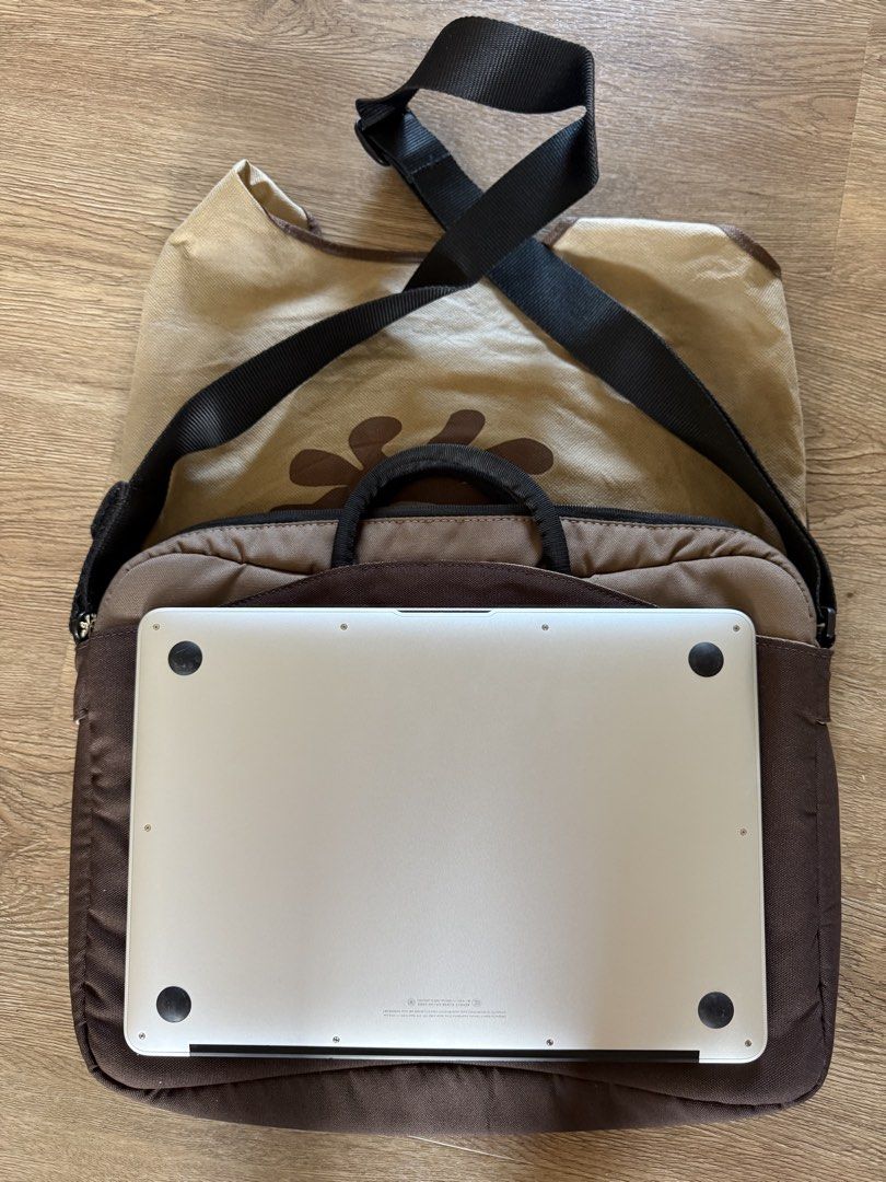 Crumpler Laptop Bag with Pouch and Shoulder Strap493495234006231042