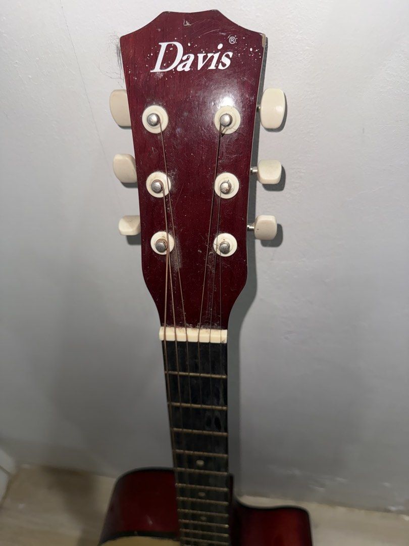 Davis Acoustic Guitar (Category: Musical Instruments) located in Manila. Submitted by aces_garage (Listing ID 1446163761, Image 3). Description: With free 50 guitar picks and capo.