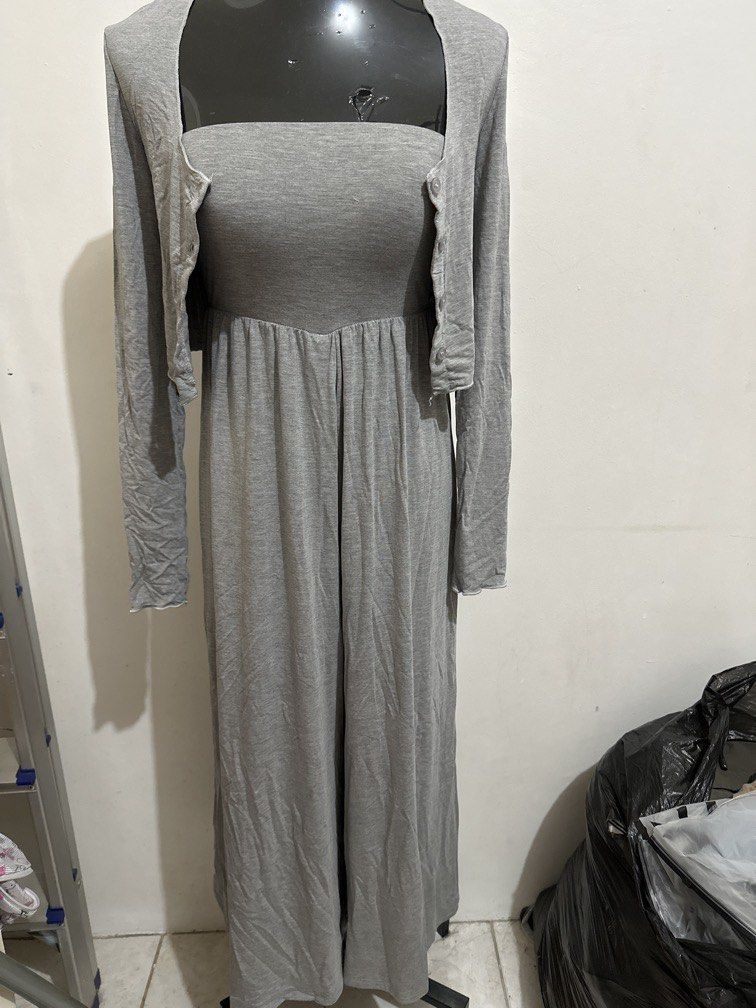 Dazy tube jumpsuit coordinates (Category: Sets or Coordinates) located in Pasig City. Submitted by laviecollections (Listing ID 1446270640, Image 1). Description: cotton stretch fabric.