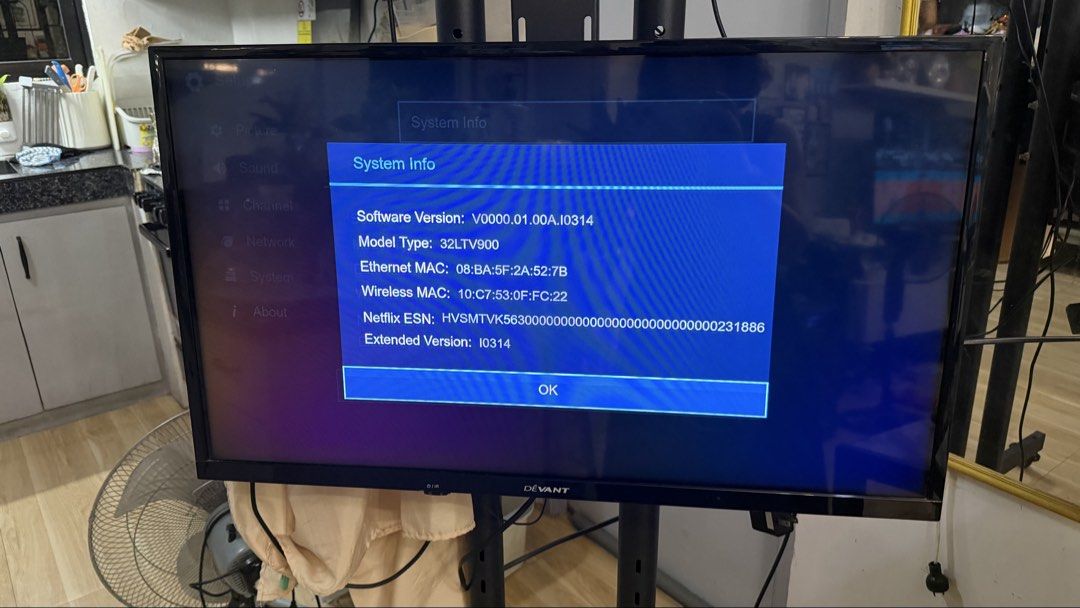 Devant 32" Smart TV with stand and tv plus (Category: TV) located in Balagtas. Submitted by delacruz.kaye (Listing ID 1446274027, Image 3). Description: - Devant 32-inch Smart TV - Model: 32LTV900 - Features: Netflix, Apps, Live TV, Source options - Includes: Remote control - Perfect for your entertainment needs - Ready to use -with stand and tv plus Negotiable.