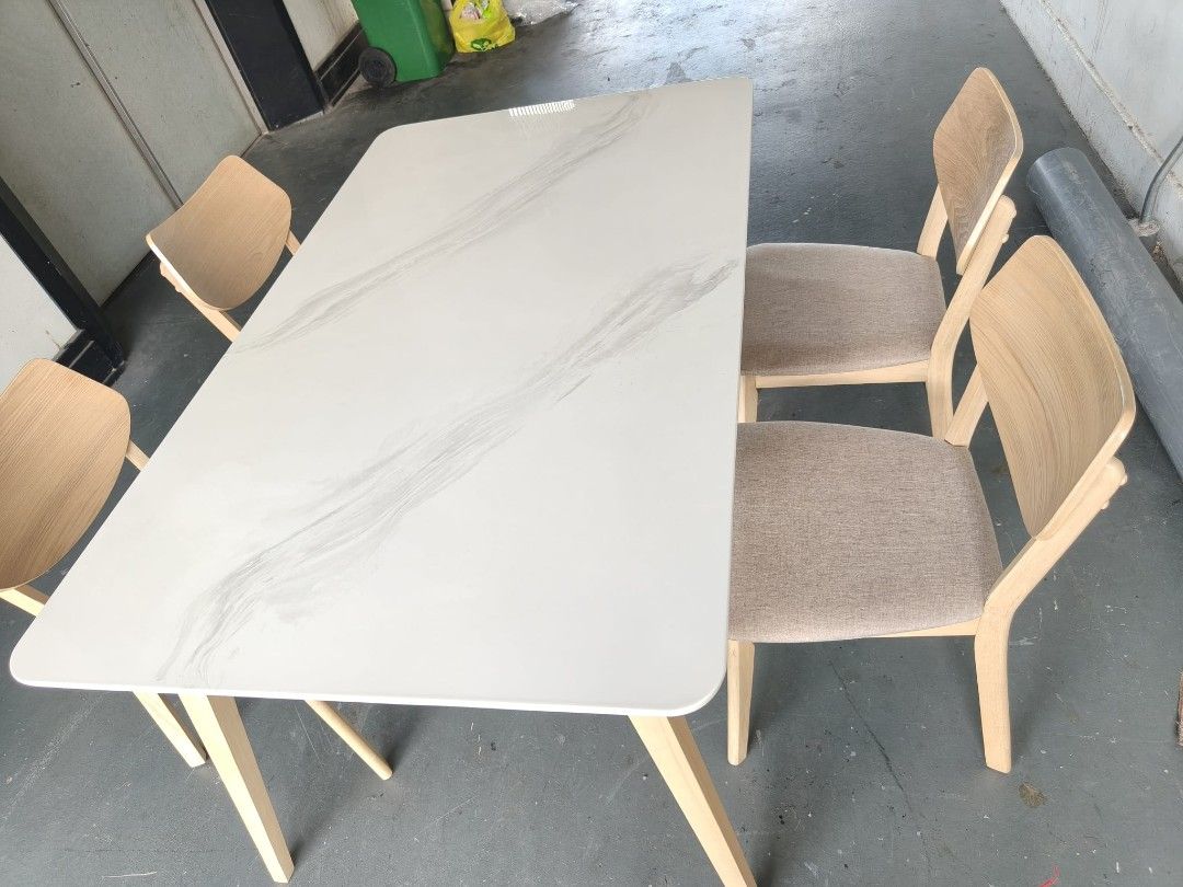 Dining table (Category: Tables & Sets) located in Singapore. Submitted by transporter81 (Listing ID 1446259783, Image 1). Description: 4 chairs table 74cm 90cm 150cn.