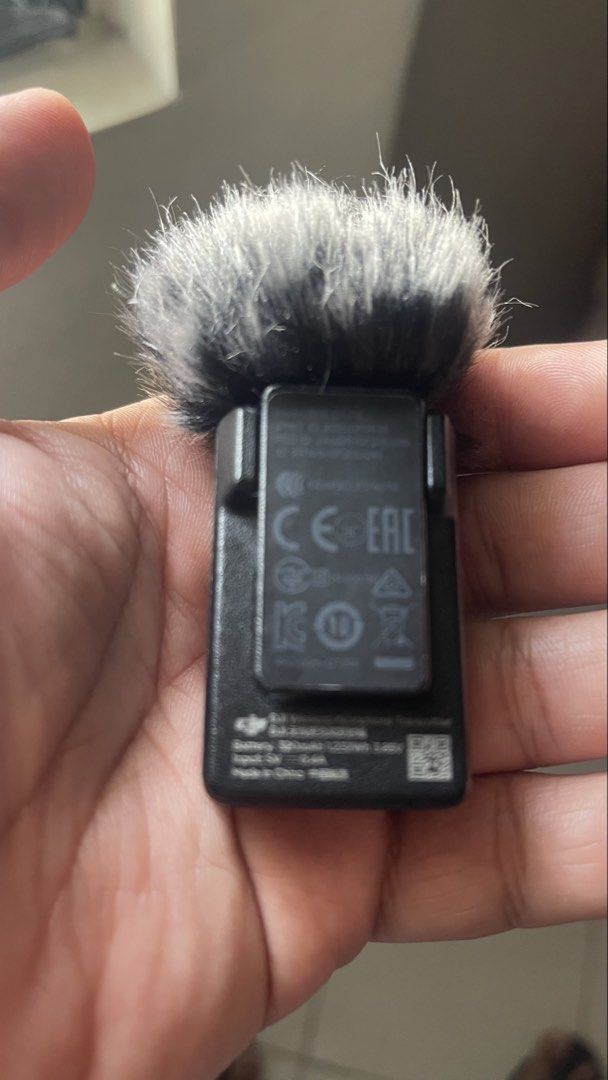 DJI Pocket 2 Wireless Microphone Transmitter with Windscreen (Category: Microphones) located in Manila. Submitted by willississimo (Listing ID 1446343481, Image 2). Description: - DJI Pocket 2 Wireless Microphone Transmitter - Comes with furry windscreen for improved audio - Small and portable design - Ideal for vlogging and content creation .
