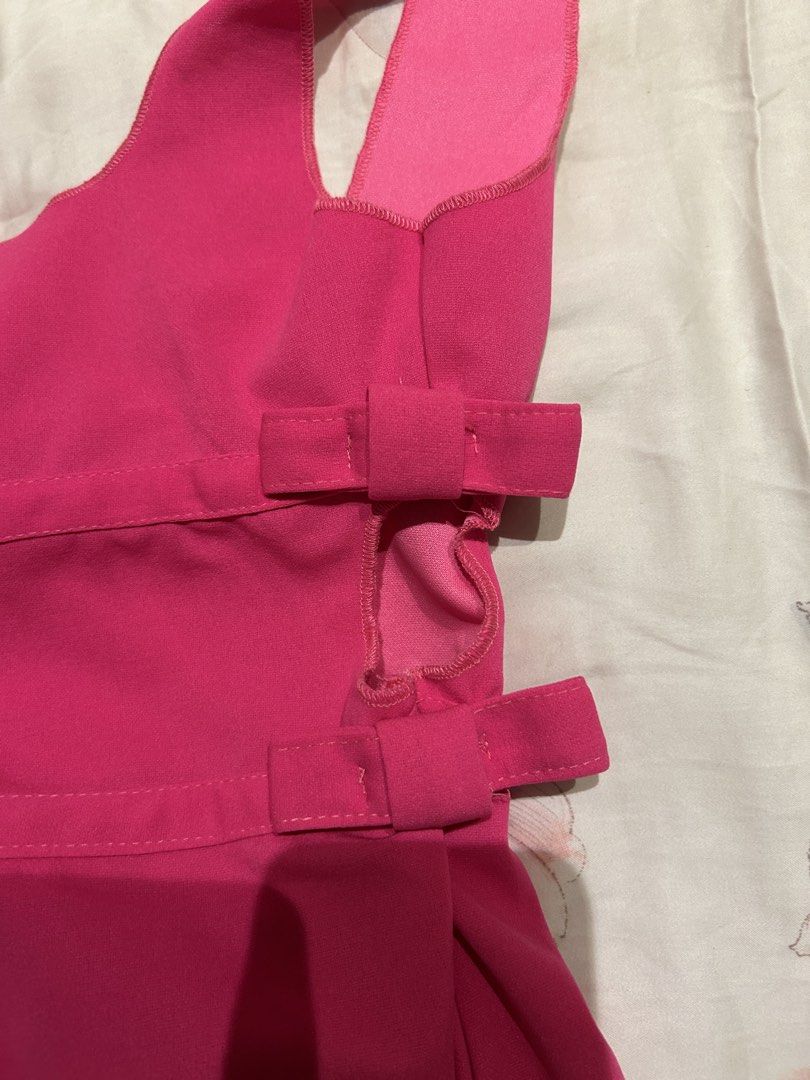Dress Hot Pink (Kategori: Gaun & Rok) berada di Depok. Dikirim oleh eodeeya (ID iklan 1446256006, Gambar 2). Deskripsi: - Di bagian pinggang samping modelnya bolong Lingkar Dada: 82-90 cm Lebar Pinggang: 30 cm Panjang Dress: 71 cm .