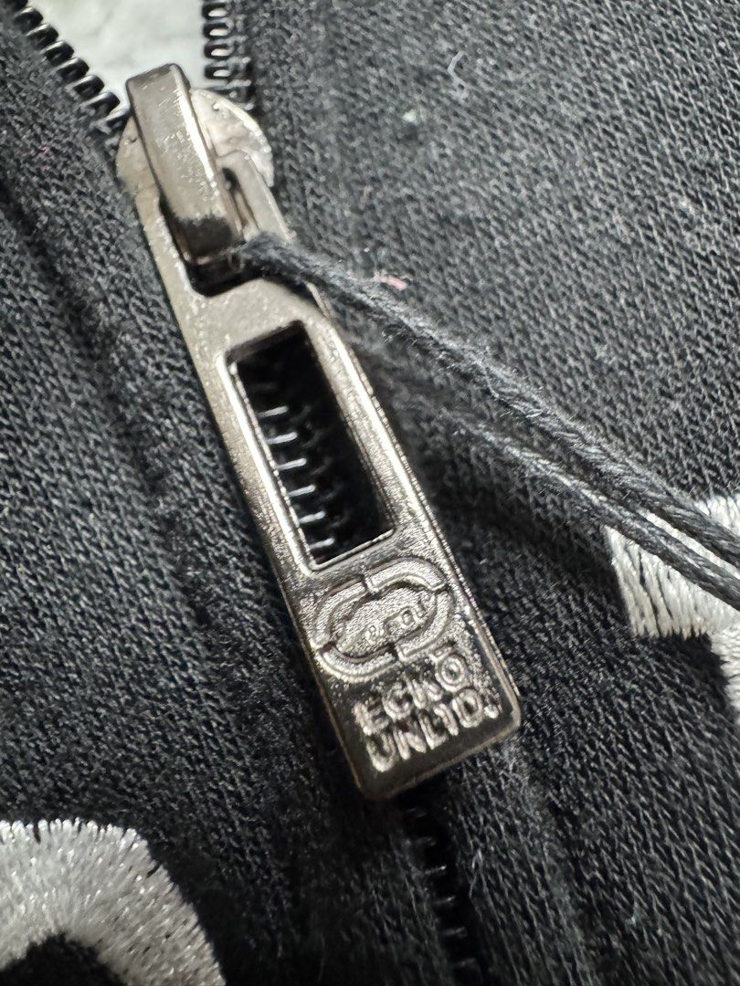 Ecko （分類：外套及戶外衣服）位於 Hong Kong。 由 bulbasour 提交（商品編號 1446181555，圖片 3）。簡介： 。