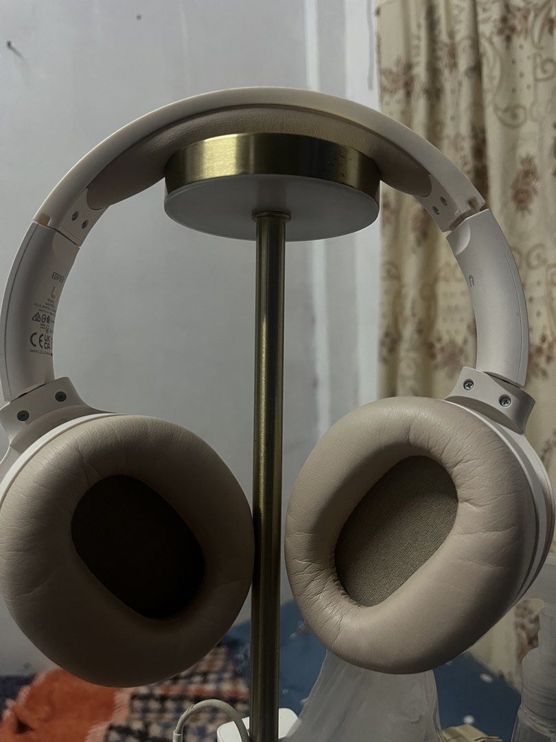 Edifier WH-XB910N Wireless Noise Cancelling Headphones (Category: Headphones & Headsets) located in Quezon City. Submitted by akikekoku (Listing ID 1446288321, Image 3). Description: - Edifier WH-XB910N Wireless Headphones - Active Noise Cancellation (ANC) - Comfortable earcups for extended wear - Foldable design for easy storage and travel - Superior sound quality for music and calls #Edifier #Headphones #NoiseCancellation.