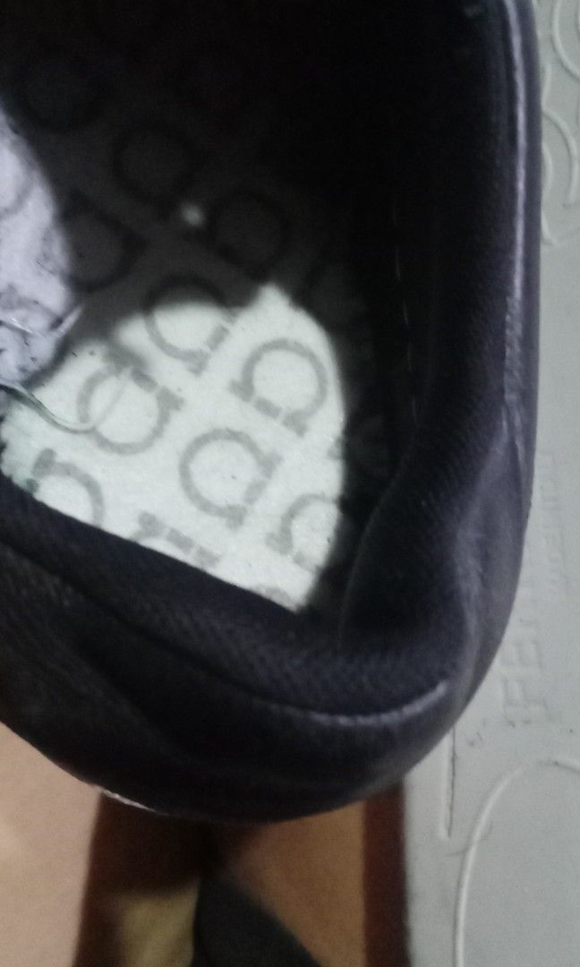 Ferragamo sneakers (Category: Sneakers & Footwear) located in Koronadal. Submitted by glads08089 (Listing ID 1446227346, Image 3). Description: Ferragamo sneakers 5.5 in tag kasya 36 to 37 ang Ganda pang porma ang Ganda sa paa soutin ang comfy made in italy.
