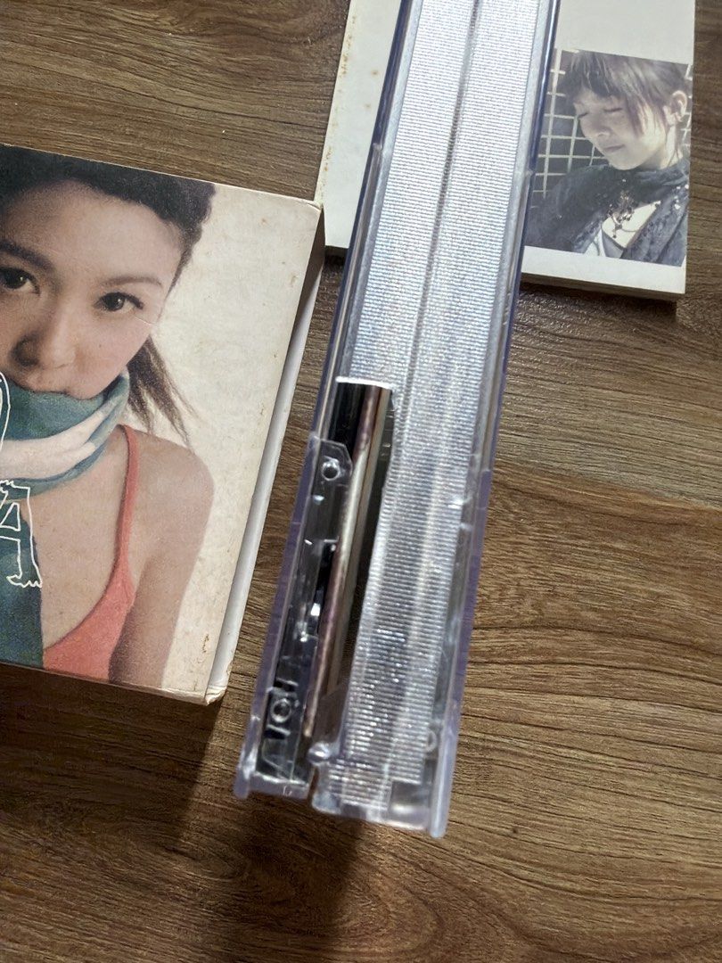 Fionna薛凯琪 me (Category: CDs & DVDs) located in Kuala Lumpur. Submitted by js_zakka (Listing ID 1446196711, Image 2). Description: Casing got cracked.