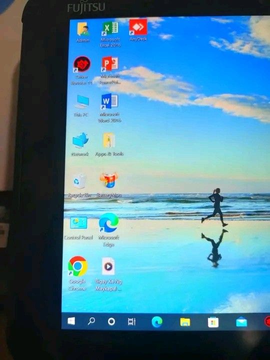 💜Fujitsu Q5010: 2n1 TABLET➖LAPTOP💜 (Category: Windows) located in Manila. Submitted by lonelyme_1986 (Listing ID 1446319161, Image 3). Description: 💜Fujitsu Q5010: 2n1 TABLET➖LAPTOP💜 ✅Touchscreen:with wireless KB➖mouse✅ 🛑intel Celeron 1.90GHz 🛑Ram:4GB 🛑Storage:128GB ssd 🛑Intel hd graphics 🛑10.1 inches Screen 🛑Good battery 🛑Wifi ready 🛑Camera ready 🔴Bluetooth ready ✅Windows 10-with complete all apps #GoodQualityGuaranteed fresh from j