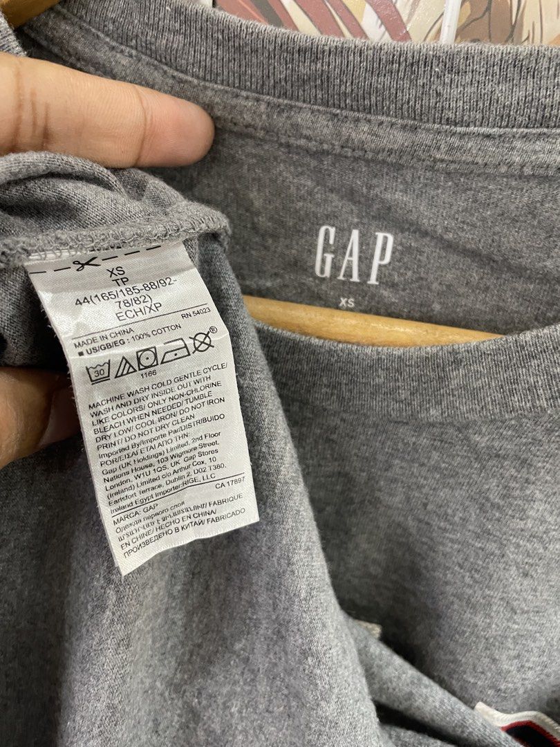 GAP (Category: Shirts) located in Manila. Submitted by y2karchivesstreetwear (Listing ID 1446267313, Image 3). Description: Authentic 20.5by28 Large fit Good condition Check deta.
