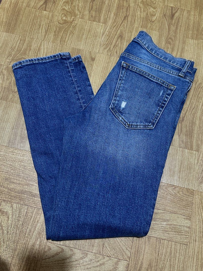 Gap 1969 Real Straight Jeans 27R (Category: Jeans) located in Antipolo. Submitted by soshops (Listing ID 1446327902, Image 2). Description: - Brand: Gap 1969 - Style: Real Straight Fit Jeans - Size: 27R - Color: Blue Denim - Features: Distressed details on front and back pockets - Leg Style: Classic Straight Leg - Occasion: Great for everyday wear.
