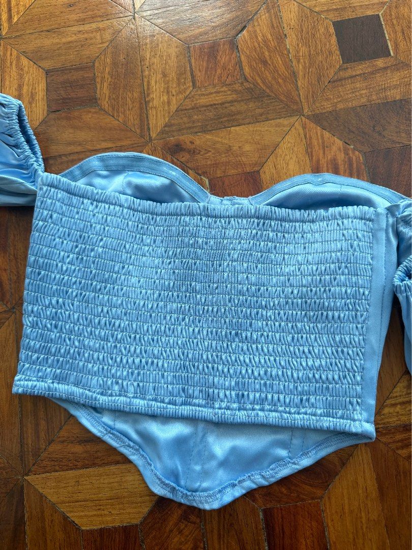Glassons Blue Off shoulder smocked back top (Category: Sleeveless) located in Makati City. Submitted by blingbinz (Listing ID 1446204044, Image 2). Description: - still has tags - size 6/xs - smocked and stretchable .