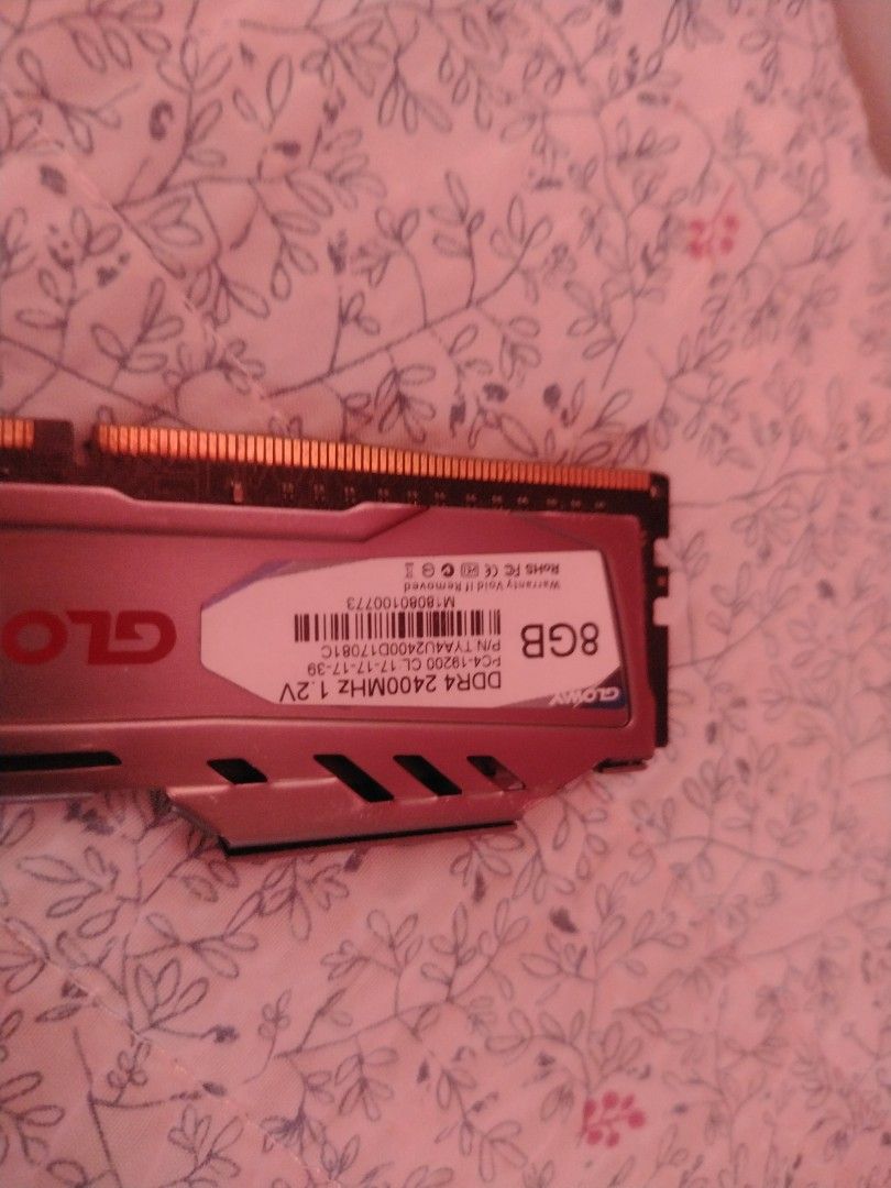 GLOWY DDR4 8GB 2400MHz RAM Module (Category: Computer Parts) located in Manila. Submitted by pomchii (Listing ID 1446236174, Image 2). Description: GLOWAY 2400MHZ DDR4 ram - ❗good for budget PC builds that can work with 8GB ram❗ - slightly dusty under the heatsink - old, but not necessarily old - haven't tried mem test under load - selling because I dont have a pc 1000php only.