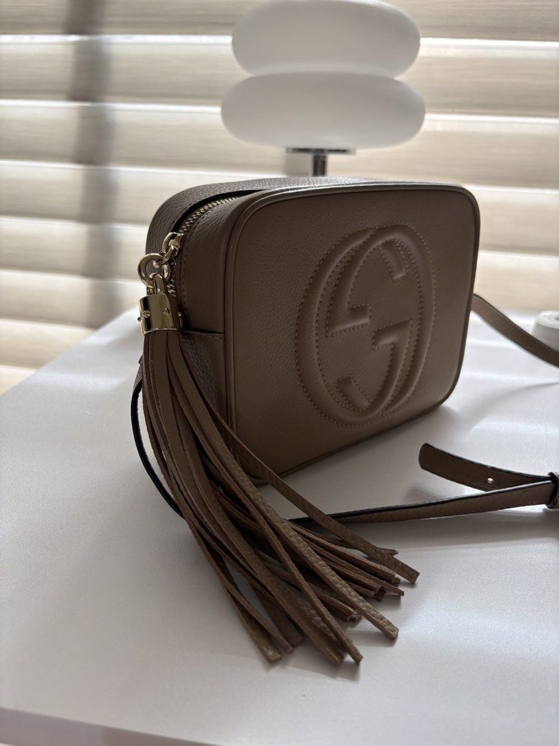 Gucci Soho Disco Bag (Category: Luxury Bags & Wallets) located in Manila. Submitted by vinzarmand37061 (Listing ID 1446210762, Image 3). Description: - Gucci Soho Disco Bag - Color: Classic Beige - Clean inside and out Message me for more details Pick up at: Lumiere, Pasig.