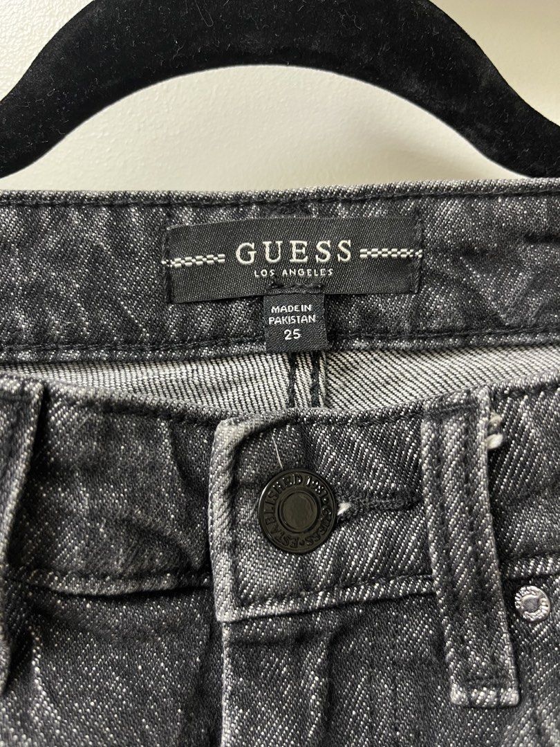 Guess jeans (Category: Jeans) located in Taguig. Submitted by clutterco (Listing ID 1446315692, Image 2). Description: 💯 Authentic Price is negotiable, send your best offer! 📦 Shipping Options: • Lalamove: Pay upon pickup • J&T Express: Payment required before shipping Got questions? Feel free to message me anytime! 😊 ♡ clutter.co.