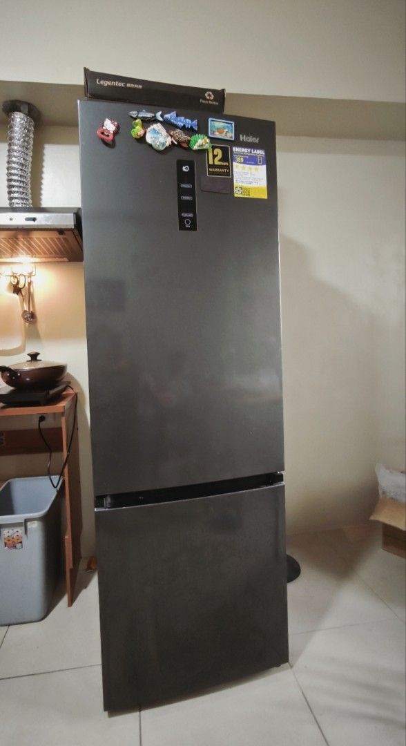 Haier Ref -IV378VNF (BS) Dark Grey (Category: Refrigerators and Freezers) located in Makati City. Submitted by ghael (Listing ID 1446335620, Image 3). Description: - Haier Ref -IV378VNF (BS) - Original Price: 23k - Dark grey Haier refrigerator - Convenient bottom freezer design - Multiple interior shelves for organized storage - Includes a dedicated fresh box to keep food at its best - Excellent working condition.