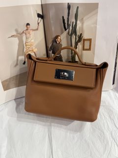 （分類：）位於 。 由 santini_luxury 提交（商品編號 1446247843，圖片 1）。簡介： 。