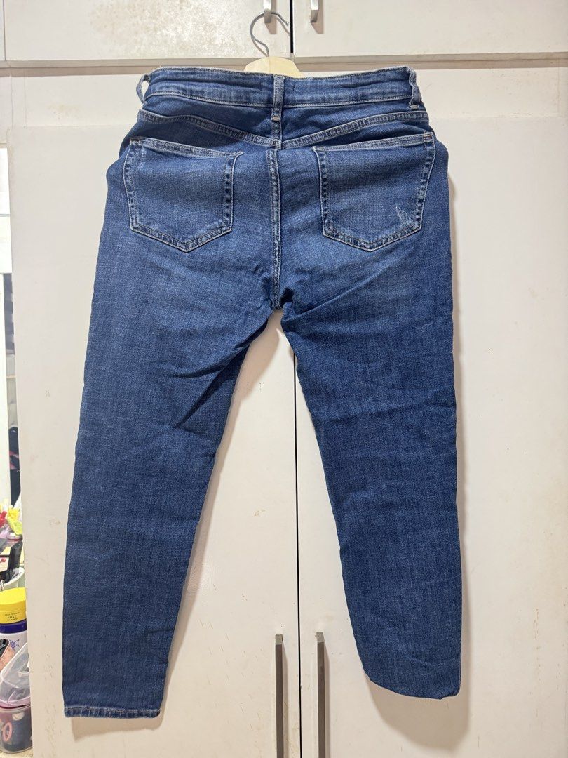 H&M original Mother Jeans (Category: Jeans) located in Mabalacat. Submitted by prelovedthings13__ (Listing ID 1446236309, Image 2). Description: One of my favorite pairs, but sadly it no longer fits because I’ve gained weight. Hoping it finds a new owner who will love it as much as I did. 💛.