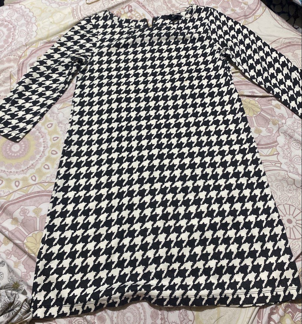 H&M Short Sleeve Classy Dress (Category: Dresses) located in Marilao. Submitted by saging1212 (Listing ID 1446272296, Image 1). Description: No stains, No flaws.