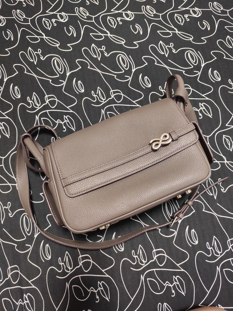 HOLB Treasure Belt (Charcoal) - 24 cm (Category: Cross-body Bags) located in Mabalacat. Submitted by rluise_mix (Listing ID 1446242181, Image 2). Description: Original HOLB from BKK With two straps and eco bag from HOLB.
