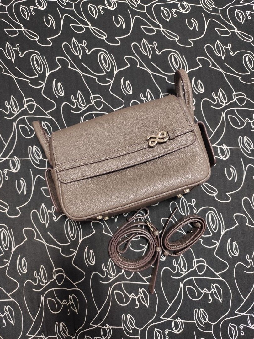 HOLB Treasure Belt (Charcoal) - 24 cm (Category: Cross-body Bags) located in Mabalacat. Submitted by rluise_mix (Listing ID 1446242181, Image 1). Description: Original HOLB from BKK With two straps and eco bag from HOLB.