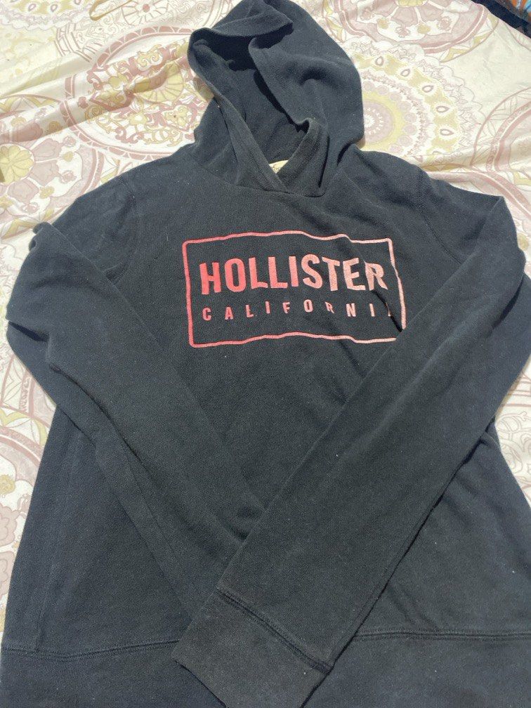 Hollister Hoodie (Category: Coats, Jackets and Outerwear) located in Marilao. Submitted by saging1212 (Listing ID 1446271501, Image 2). Description: No stains , No flaws .