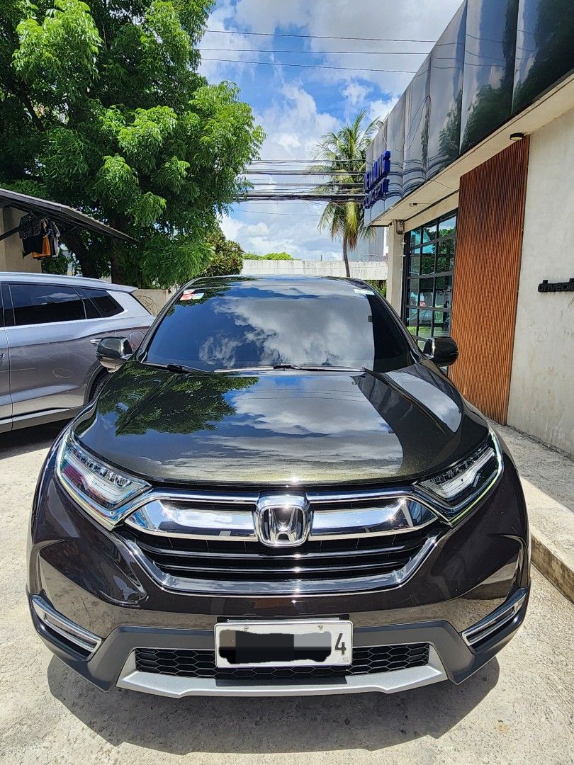 Honda CR-V Diesel Auto (Category: Used Cars) located in Paranaque City. Submitted by 1bel2pas (Listing ID 1446230226, Image 1). Description: 2018 Honda CRV S Diesel Acquired December 2017 Dark Olive Metallic 55k+ kms Michelin Primacy SUV (Installed 2023) Casa Maintained for 5 years 1st Owned Owner/Seller 780k Negotiable upon Viewing.