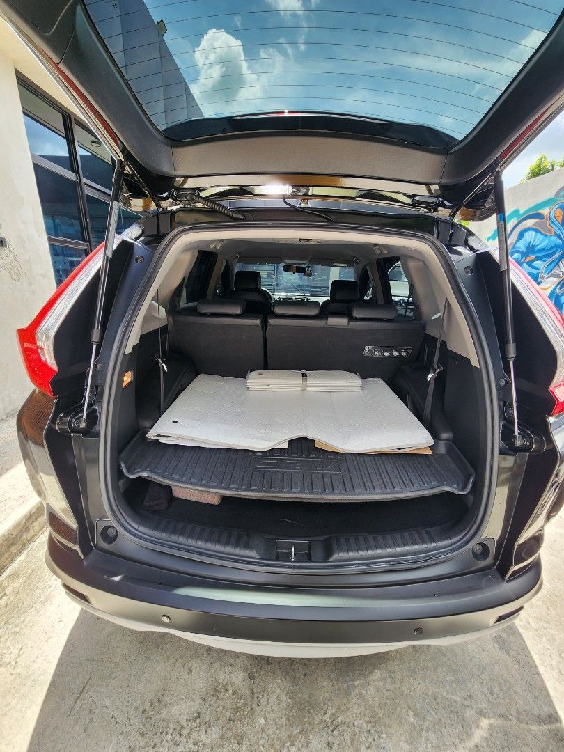 Honda CR-V Diesel Auto (Category: Used Cars) located in Paranaque City. Submitted by 1bel2pas (Listing ID 1446230226, Image 3). Description: 2018 Honda CRV S Diesel Acquired December 2017 Dark Olive Metallic 55k+ kms Michelin Primacy SUV (Installed 2023) Casa Maintained for 5 years 1st Owned Owner/Seller 780k Negotiable upon Viewing.