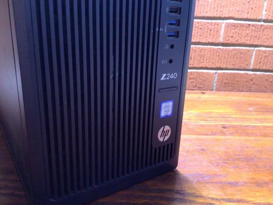 HP Z240 Workstation / Intel Xeon V6 Processor /32GB DDR4 / Nvidia Quadro GPU / RAID Controller / Perfect Condition493851868712806403