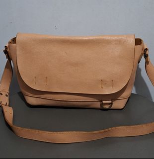 (Category: ) located in . Submitted by moonthrifting (Listing ID 1446298290, Image 1). Description: .