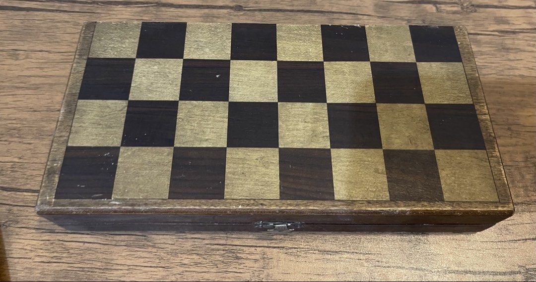 incomplete chess set (Category: Board Games & Puzzles) located in San Fernando. Submitted by japansurpluselyu (Listing ID 1446288630, Image 2). Description: .