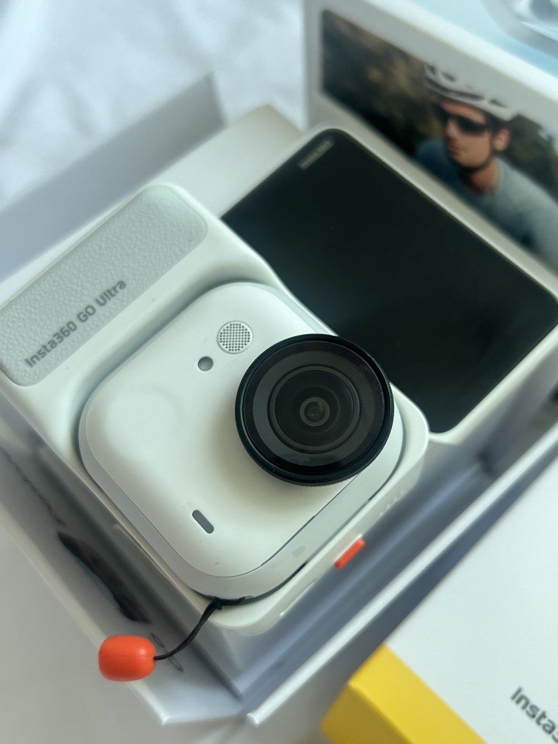 INSTA 360 GO ULTRA CREATOR COMBO RUSH (Category: Cameras) located in Lipa City. Submitted by fg9v5qgvdd (Listing ID 1446209867, Image 2). Description: barely used. NO ISSUE Price is negotiable! (RUSH) date of purchase: February 14, 2026 (insta 360 store) 4 months old Comes with complete box and paper bag. Included na lahat from the creator bundle. (Tempered glass, and lens cover installed since day 1) Can also show receipt (With freebies! Pink ca