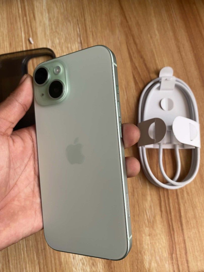 IPHONE 15 GREEN 128GB (Category: iPhone 15 Series) located in Las Pinas. Submitted by happyearth_df9502 (Listing ID 1446216172, Image 2). Description: SALE \SWAP iPhone 15 -green 128GB • Battery Health: 99%🔋 • ZP/A Variant 🇵🇭 • NTC Approved • Factory Unlocked (Openline) •CC 139 • All working • No issues Inclusions: • Case • Charging Cord.