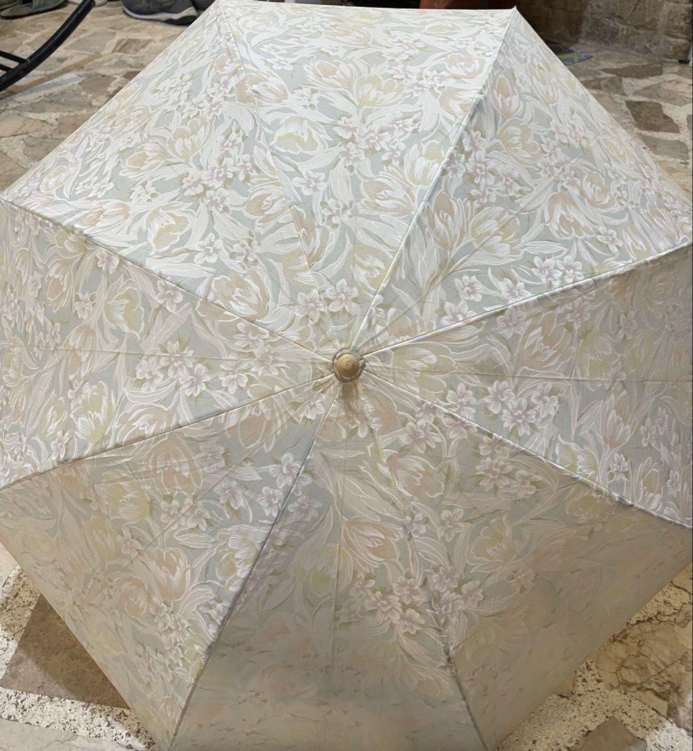 Japan sourced umbrella (Category: Umbrellas) located in San Fernando. Submitted by japansurpluselyu (Listing ID 1446179904, Image 1). Description: .