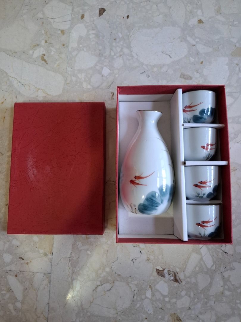 Japanese Sake Set with 4 Cups and pot